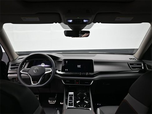 New 2025 Volkswagen Atlas Peak Edition SE image 10