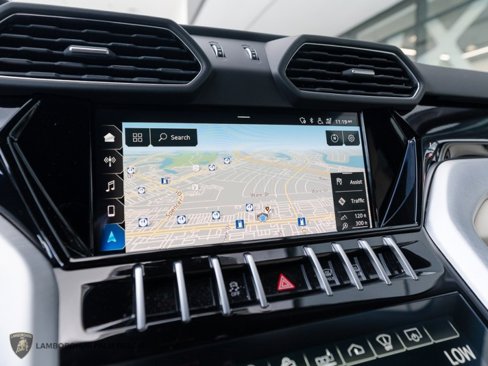 Used 2021 Lamborghini Urus image 19