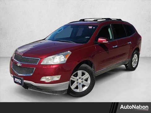 Used 2011 Chevrolet Traverse LT image 1