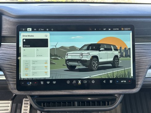 Used 2024 Rivian R1S Adventure image 12