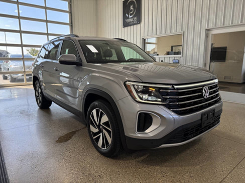 Used 2024 Volkswagen Atlas SE image 11