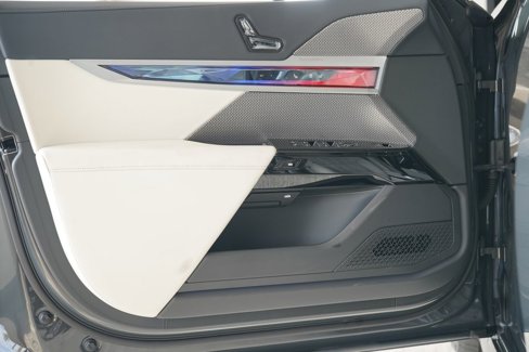 New 2026 BMW 740i w/ Premium Package image 10