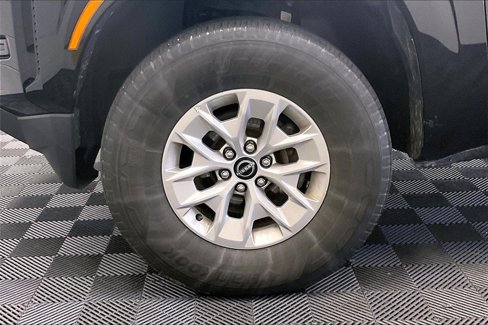 Used 2024 Nissan Frontier SV image 8