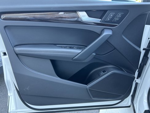Used 2019 Audi Q5 2.0T Premium Plus w/ Premium Plus Package image 22