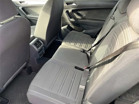 Used 2022 Volkswagen Tiguan S image 16