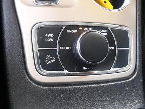 Used 2013 Jeep Grand Cherokee Limited w/ Trailer Tow Group IV image 17