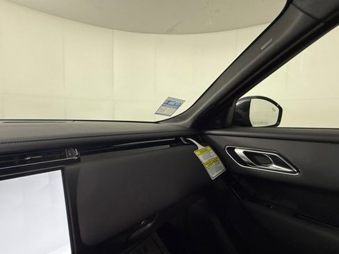 New 2026 Land Rover Range Rover Velar Dynamic SE image 17