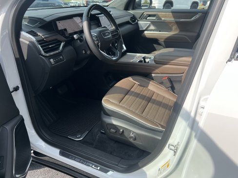 Used 2026 GMC Acadia Denali Ultimate image 25