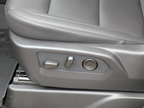 New 2026 Chevrolet Suburban LT image 12
