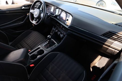 Used 2019 Volkswagen Jetta GLI image 16