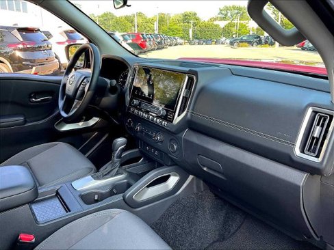 Certified 2025 Nissan Frontier SV image 14