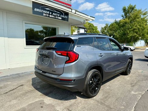 Used 2021 GMC Terrain SLE image 12