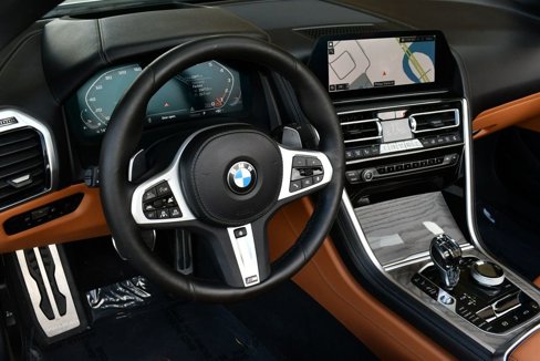 Used 2022 BMW M850i xDrive Convertible image 64