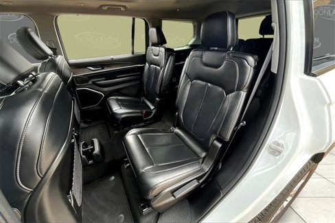 Used 2022 Jeep Grand Cherokee L Limited w/ Luxury Tech Group II image 14