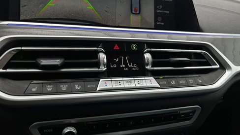 Used 2022 BMW X7 xDrive40i w/ Premium Package image 28