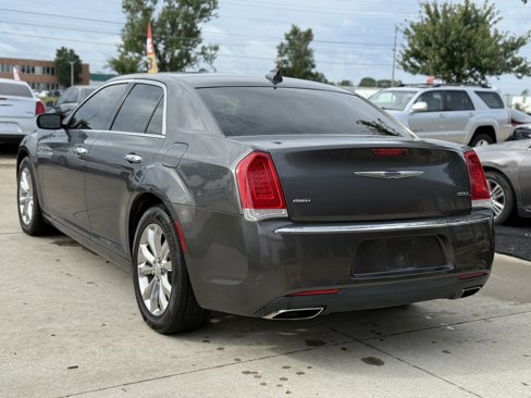 Used 2019 Chrysler 300 Limited image 5