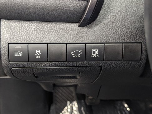 Used 2024 Toyota Camry SE image 14