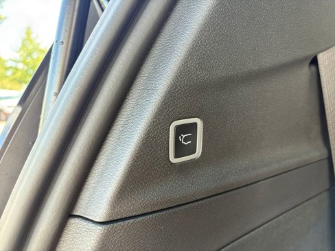 New 2026 Chrysler Pacifica Select image 12