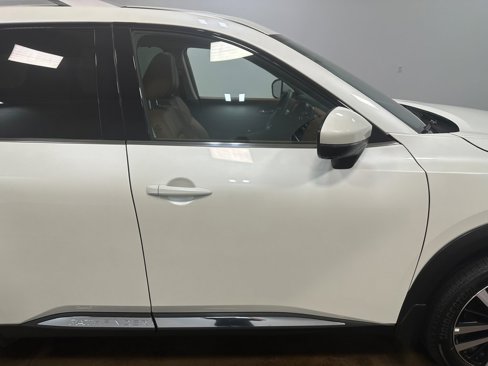 Used 2024 Nissan Pathfinder Platinum image 40