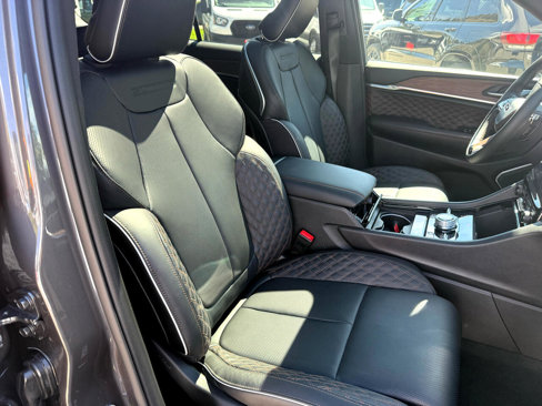 Used 2024 Jeep Grand Cherokee L Summit w/ High Altitude Package image 17