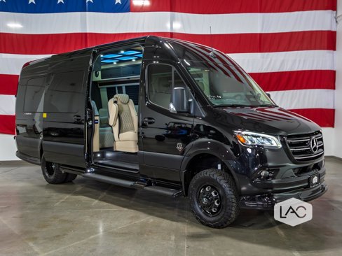 Used 2025 Mercedes-Benz Sprinter 3500 image 8