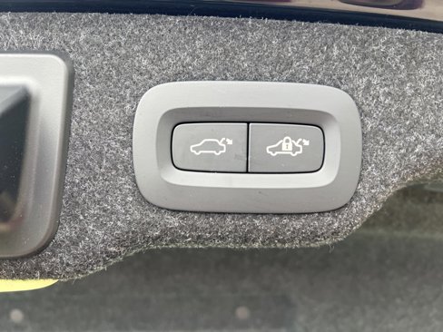 Certified 2025 Volvo S90 B6 Plus image 34