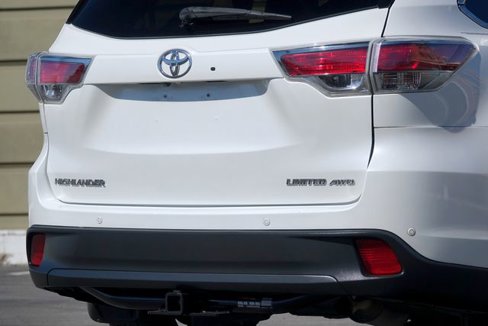 Used 2016 Toyota Highlander Limited image 25