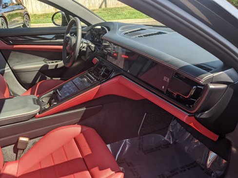 Used 2025 Porsche Panamera 4 image 40