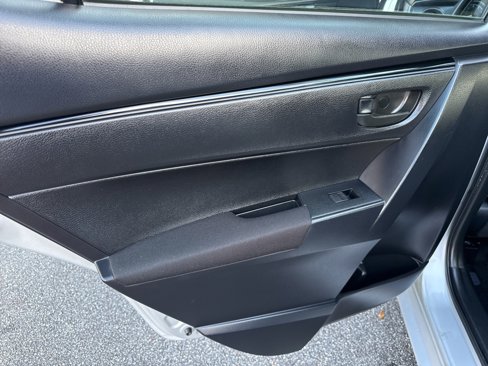 Used 2017 Toyota Corolla L image 33
