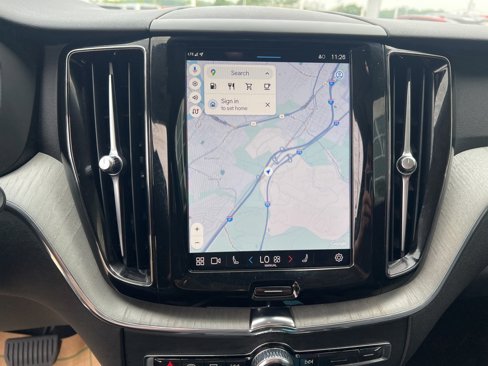 Certified 2025 Volvo XC60 B5 Plus image 21