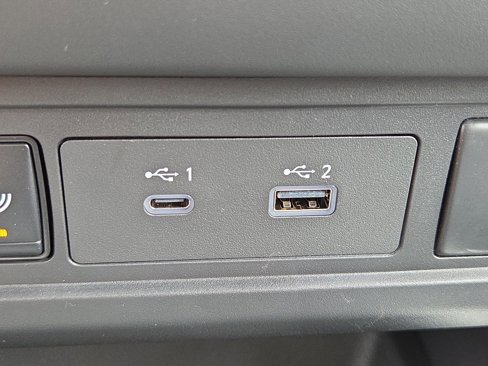 Used 2025 Nissan Frontier SV image 23