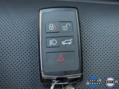 Certified 2025 Land Rover Range Rover SE image 32