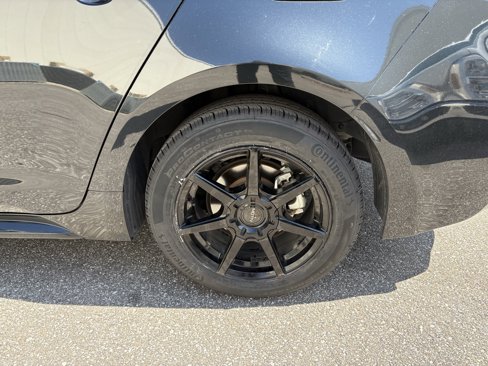 Used 2022 Toyota Corolla LE image 32