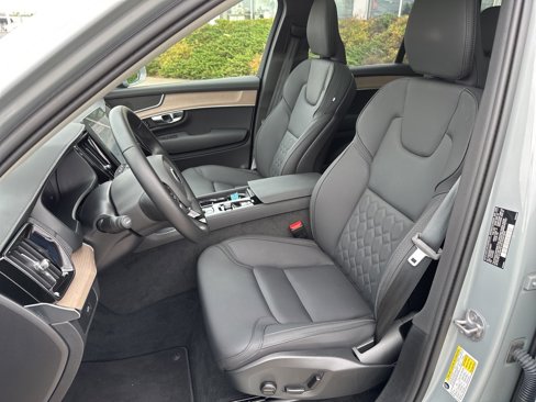 Certified 2025 Volvo XC90 B5 Plus image 21