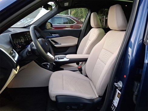Used 2025 BMW X1 xDrive28i w/ Technology Package image 9