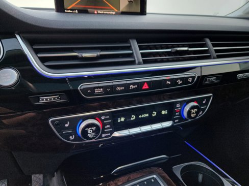 Used 2017 Audi Q7 3.0T Prestige w/ Prestige Package image 15