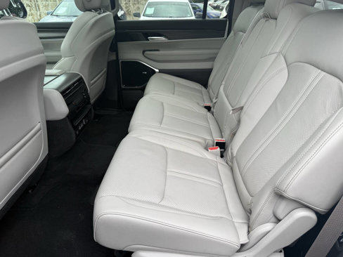 Used 2023 Jeep Wagoneer Series III image 14