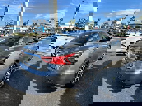 Used 2017 Nissan Maxima 3.5 S image 3