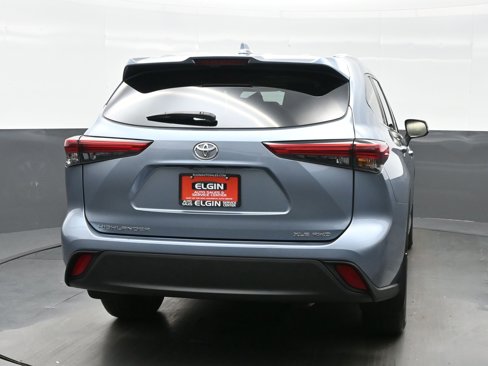 Used 2022 Toyota Highlander XLE image 5