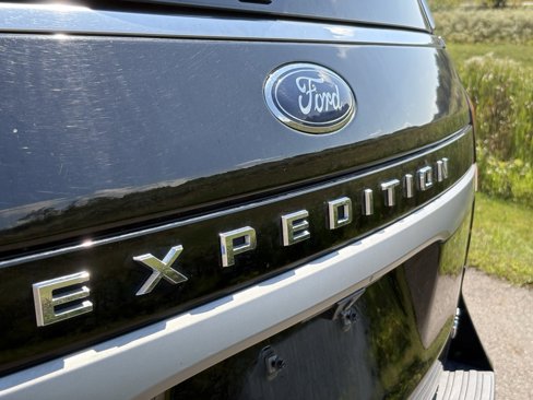 Used 2024 Ford Expedition Max XLT image 10