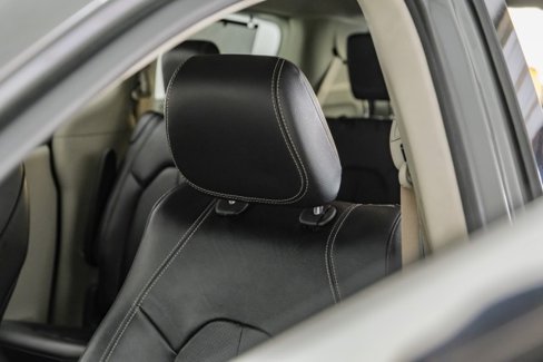 Used 2022 Chrysler Pacifica Touring-L image 26