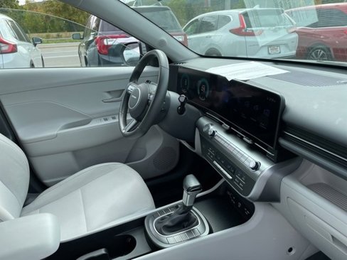 Used 2025 Hyundai Kona SEL image 8