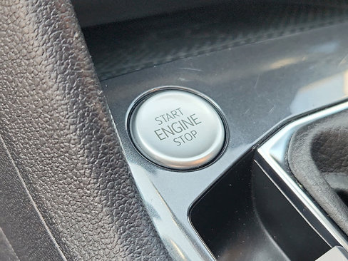 Used 2022 Volkswagen Tiguan SE image 26