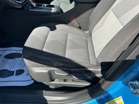 Certified 2025 Chevrolet Trax RS w/ Driver Confidence Package image 13