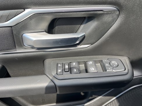 New 2026 RAM 1500 4x4 Crew Cab image 21