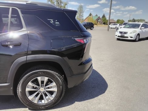 Used 2025 Chevrolet Equinox LT w/ Convenience Package II image 12