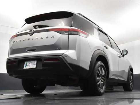 Used 2023 Nissan Pathfinder SV image 13