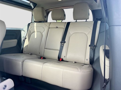Used 2024 Land Rover Defender 90 S image 28