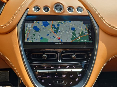 Used 2023 Aston Martin DBX image 10