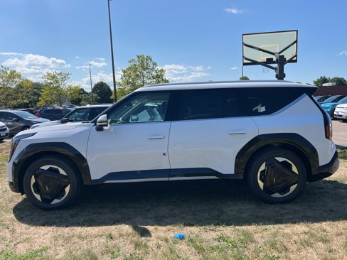 New 2026 Kia EV9 Land image 2